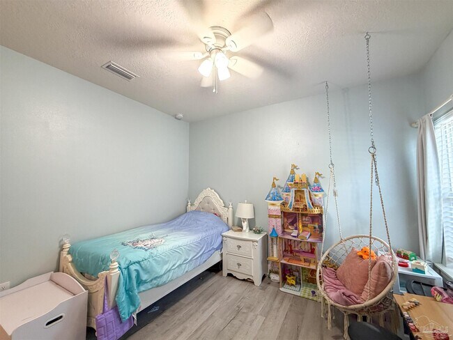 Building Photo - 12509 Windsor Dr