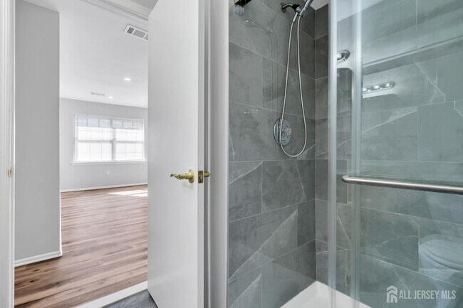 Building Photo - 812 Green Hollow Dr