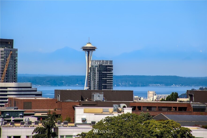 Building Photo - 1607 15th Ave