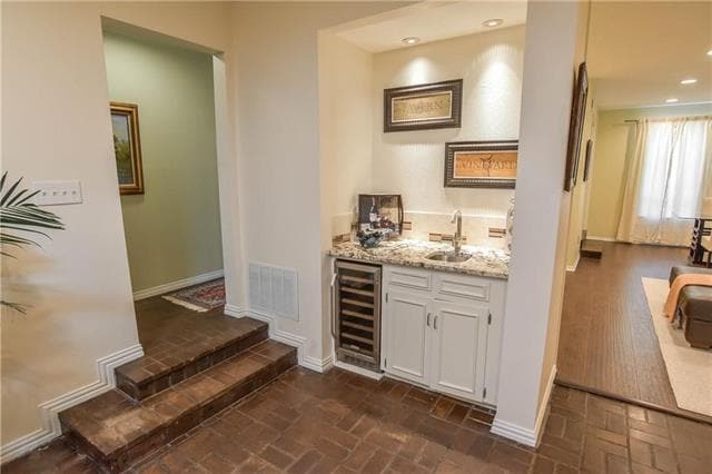Building Photo - 7408 Woodthrush Dr