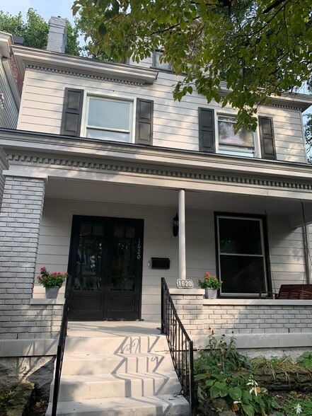 Building Photo - 1620 Rosewood Ave