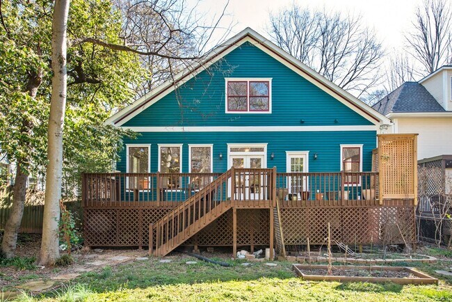 Building Photo - 623 Cherokee Ave SE