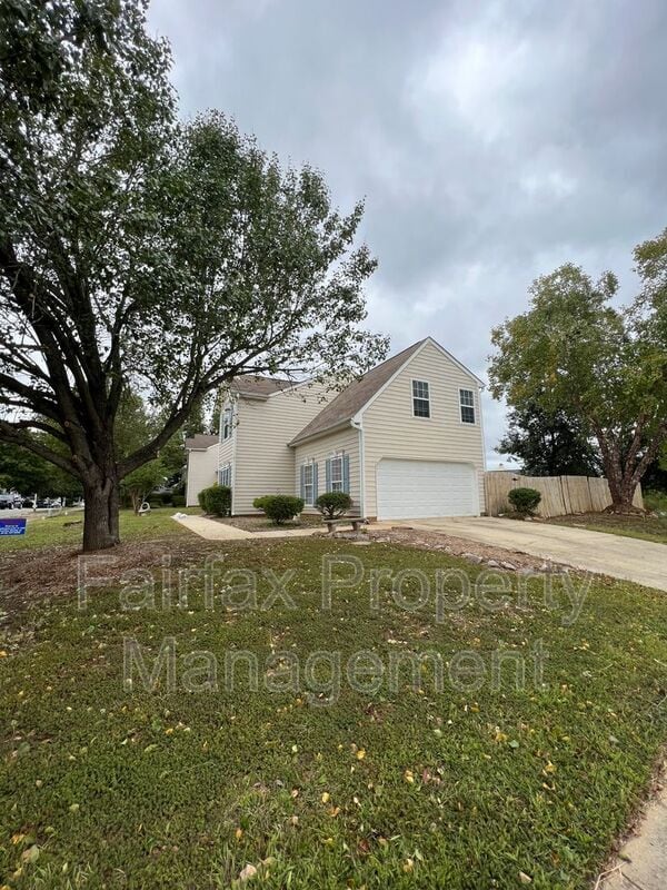 Building Photo - 201 Ridge Lake Dr