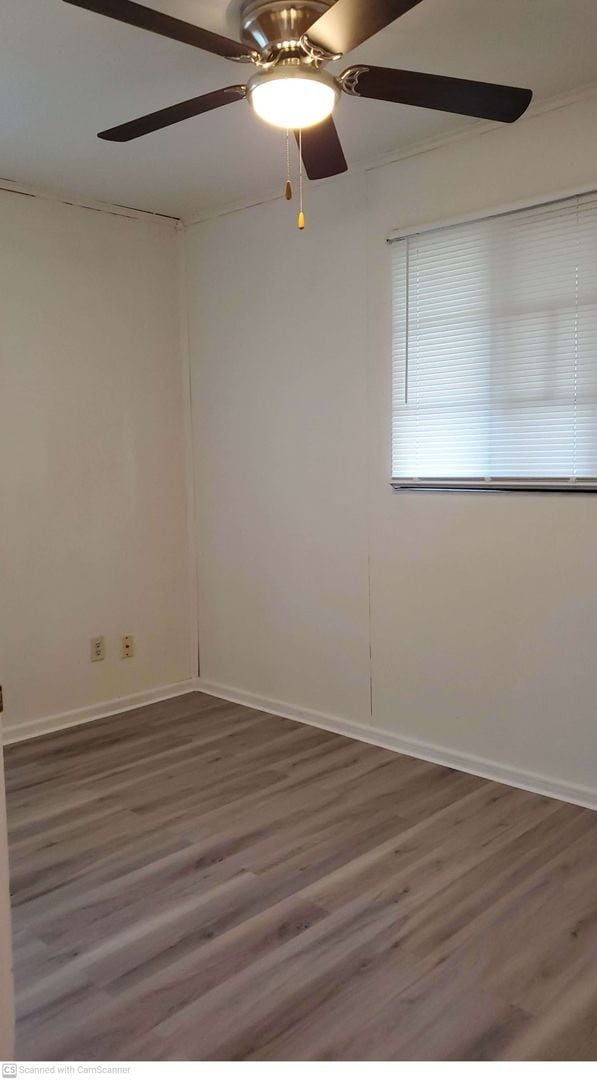 Building Photo - Cute home in Miamisburg center with AC! Has garage with opener- perfect for winter!