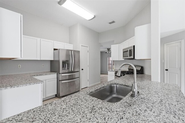 Building Photo - 508 Battlecreek Ln