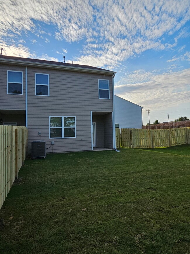 Building Photo - 797 Grovebury Ct