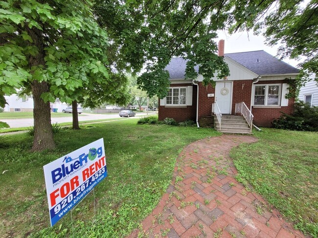 Building Photo - 1858 Deckner Ave