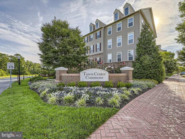 Building Photo - 320 Chessington Dr