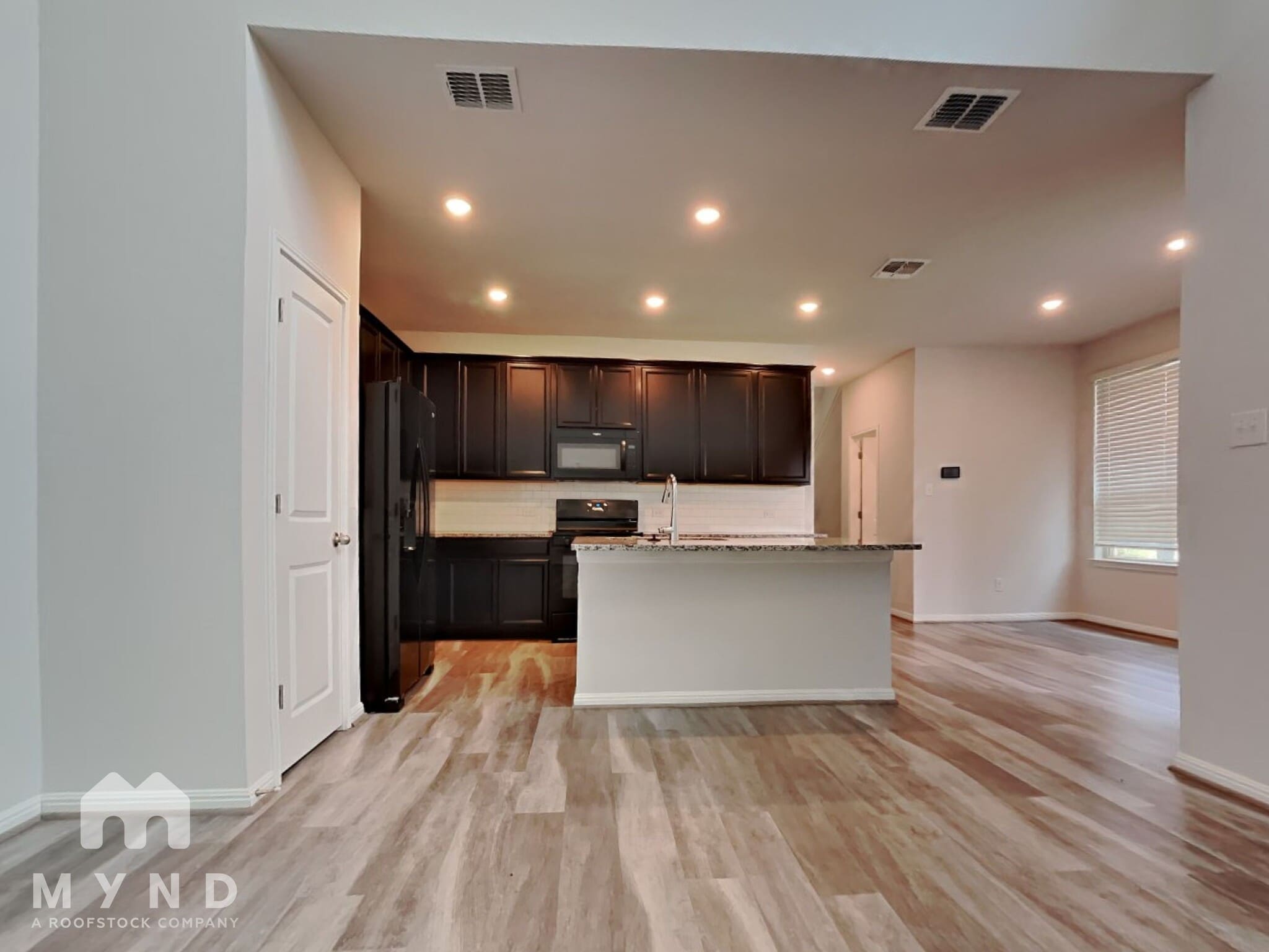 Building Photo - 5709 Pleasanton Pkwy