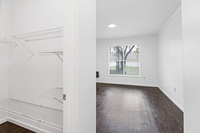 Building Photo - 17906 Villa Creek Dr
