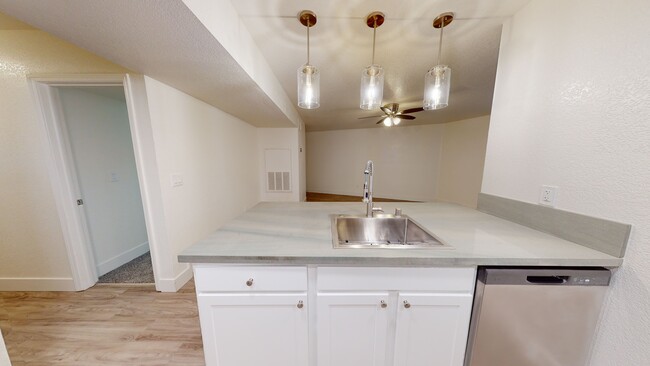 Kitchen - Copper Hill Apartments