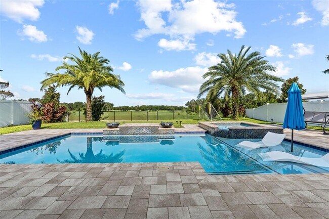 Building Photo - 14807 Winter Stay Dr