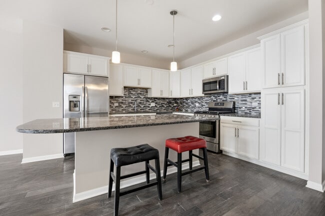 Building Photo - 901 Times Square Dr