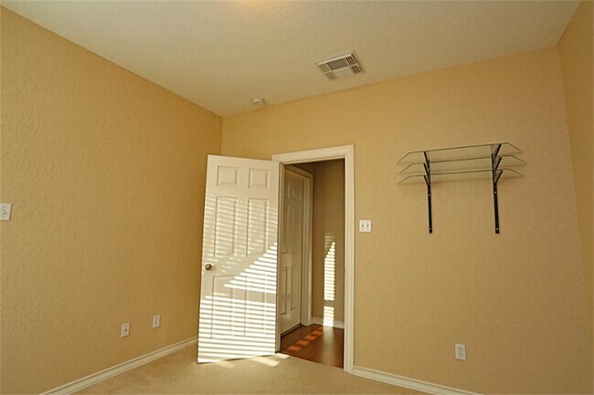 Building Photo - 26102 Bent Meadow Ct