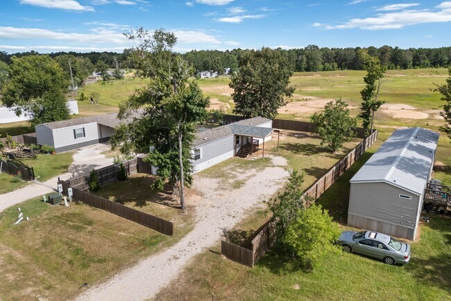 Building Photo - 16543 Tremont Dr