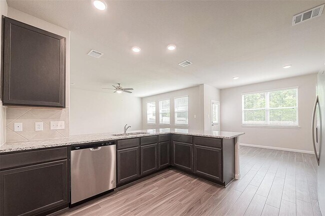 Building Photo - 2373 Tavo Trails Dr