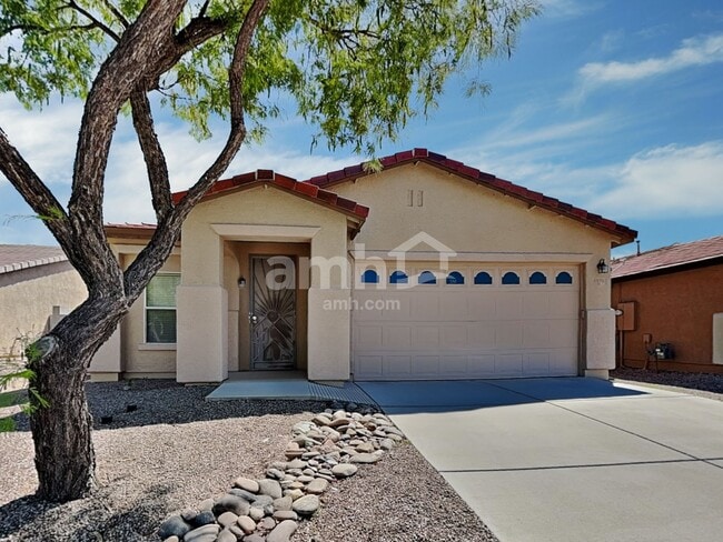 Building Photo - 9376 N Grasshopper Dr