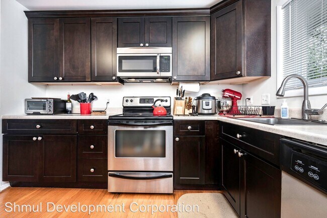 Building Photo - 5 br, 3 bath House - 5 Martha Ct