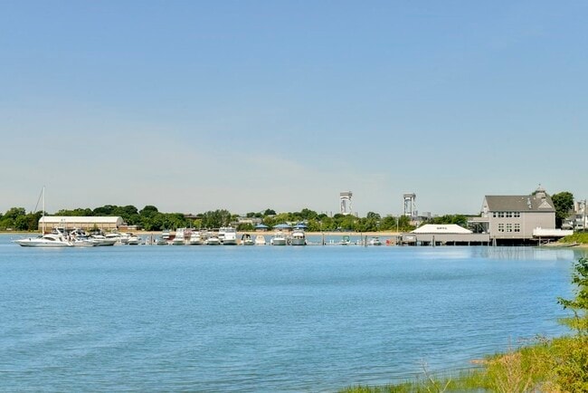 Building Photo - 140 Bayswater St