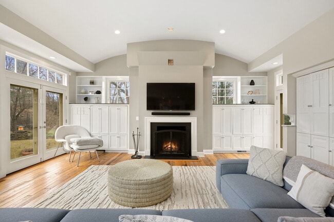 Building Photo - 556 Riversville Rd