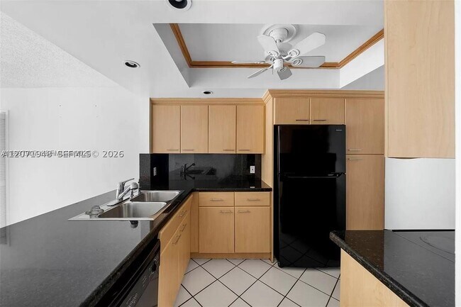 Building Photo - 1228 West Dr