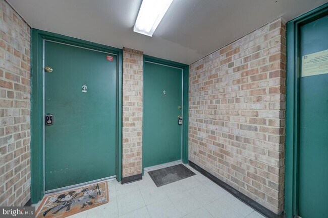 Building Photo - 515 N Armistead St