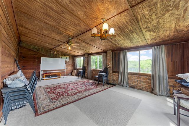 Building Photo - 5826 Pleasant Valley Rd