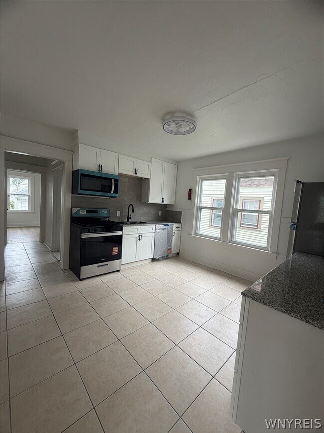 Building Photo - 73 Hedwig Ave