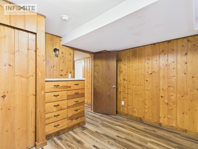 Building Photo - Spacious 4-Bedroom Apartment Just 4 Blocks...