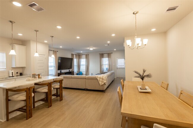 Building Photo - 32422 Clouser Crawdad Ct