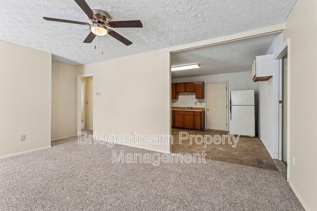 Building Photo - 230 Pat Ln