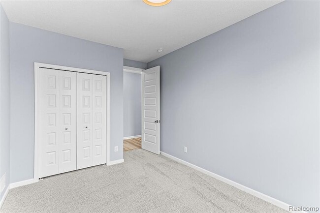 Building Photo - 711 W Windward Way