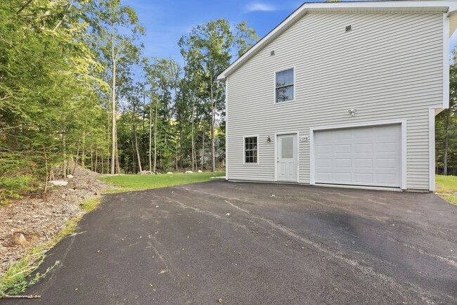 Building Photo - 104 Hilltop Dr