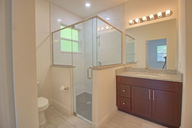 Building Photo - 5054 Marina Dr