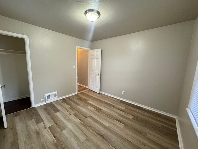 Building Photo - 3928 N 30th St