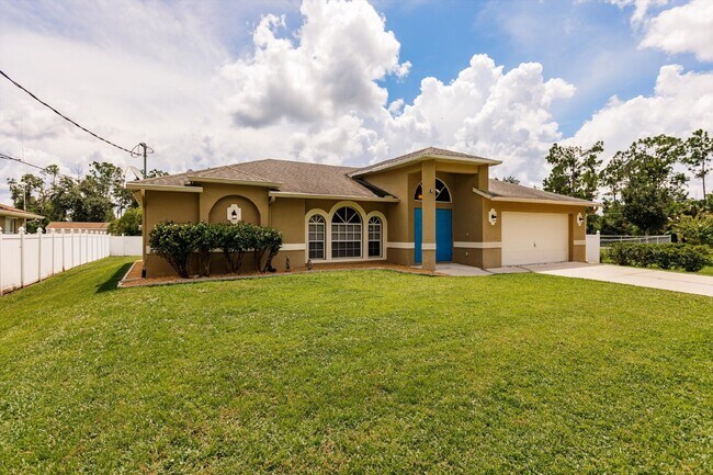 Building Photo - "Charming 3-Bedroom Home with 2 Full Baths and Spacious 2537 Sq Ft in North Port, FL!"