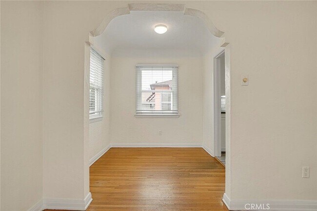 Building Photo - 2252 Magnolia Ave