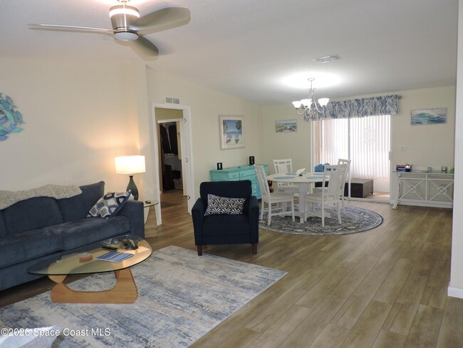 Building Photo - 830 Lychee Dr