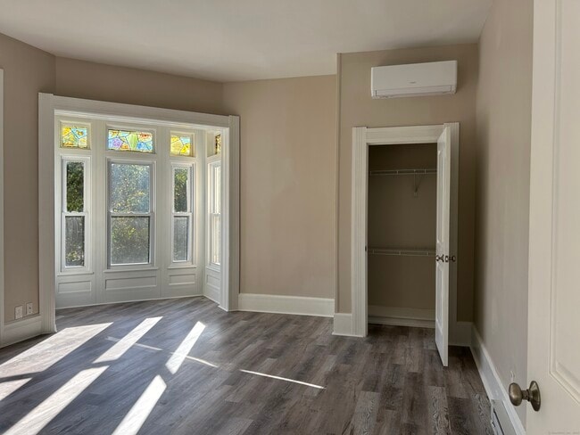 Building Photo - 6 Beech Dr