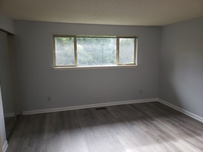 Building Photo - Emerald Ridge High School Duplex