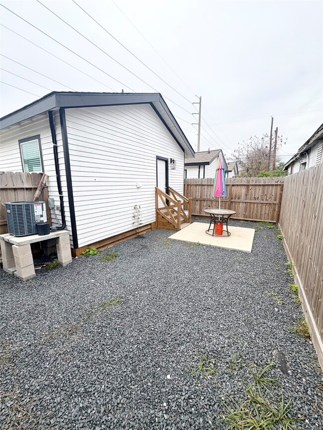 Building Photo - 1224 53rd St