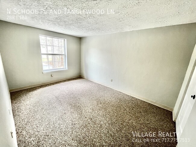 Building Photo - 307 N School Pl