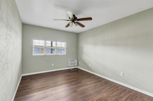 Building Photo - 10821 TX-150