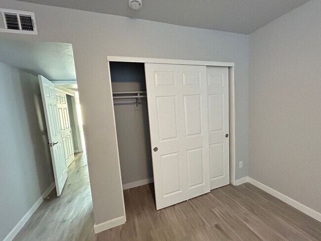 Building Photo - Brand New Remodel, 2 Bedroom, 2 Bathroom, Great Location