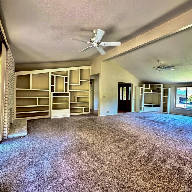 Building Photo - 3319 David Dr