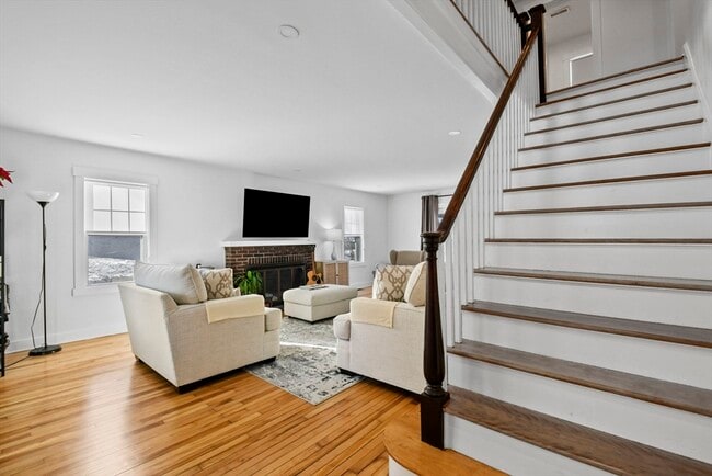 Building Photo - 9 Park St