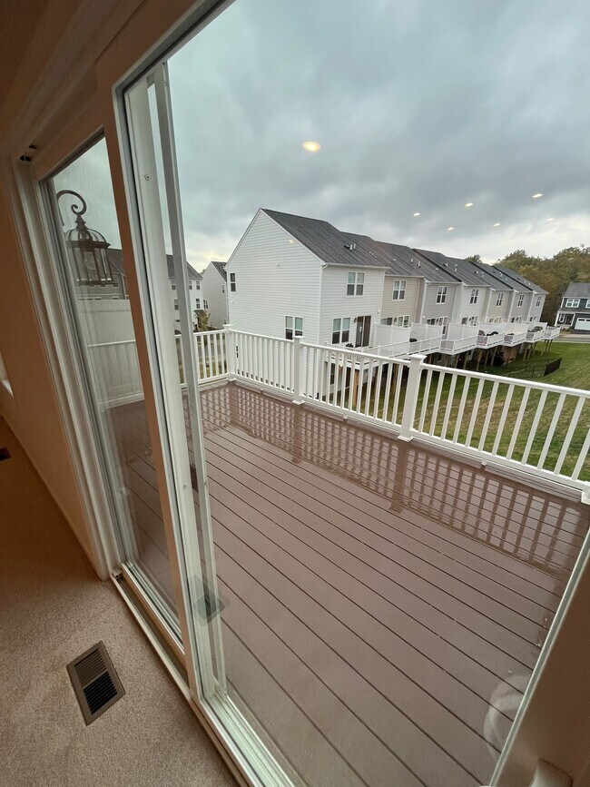 Building Photo - 5981 McComb St