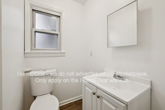 Building Photo - 289 Hilton Ave