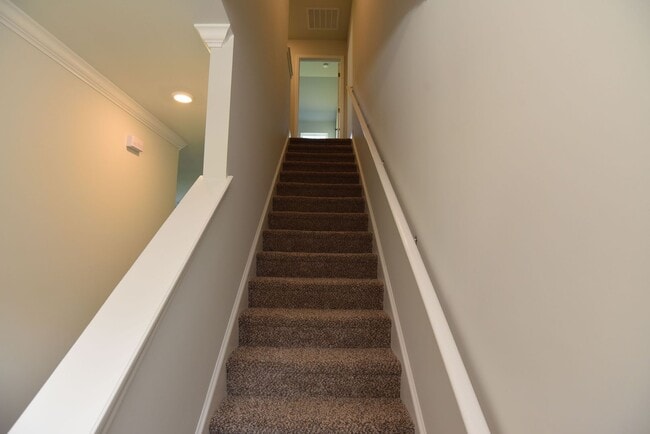 Building Photo - Beautiful Townhome. ***No Pets***