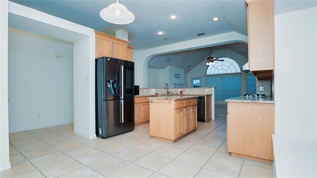 Building Photo - 15846 Grove Crest Dr